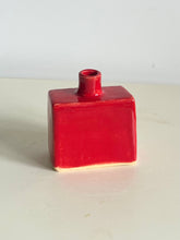 Load image into Gallery viewer, small TV vase (red)
