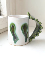 Load image into Gallery viewer, Leaf mug
