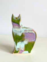 Load image into Gallery viewer, cat vase (mint and limette)
