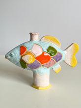 Load image into Gallery viewer, Fish vase (mint)
