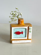 Load image into Gallery viewer, small TV vase (yellow fish )
