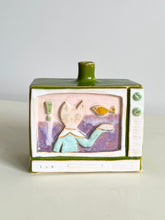 Load image into Gallery viewer, TV spot vase (cat)
