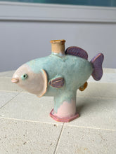 Load image into Gallery viewer, Fish vase (mint)
