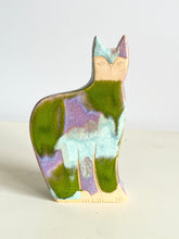 Load image into Gallery viewer, cat vase (mint and limette)
