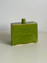 Load image into Gallery viewer, TV vase (cat limette)
